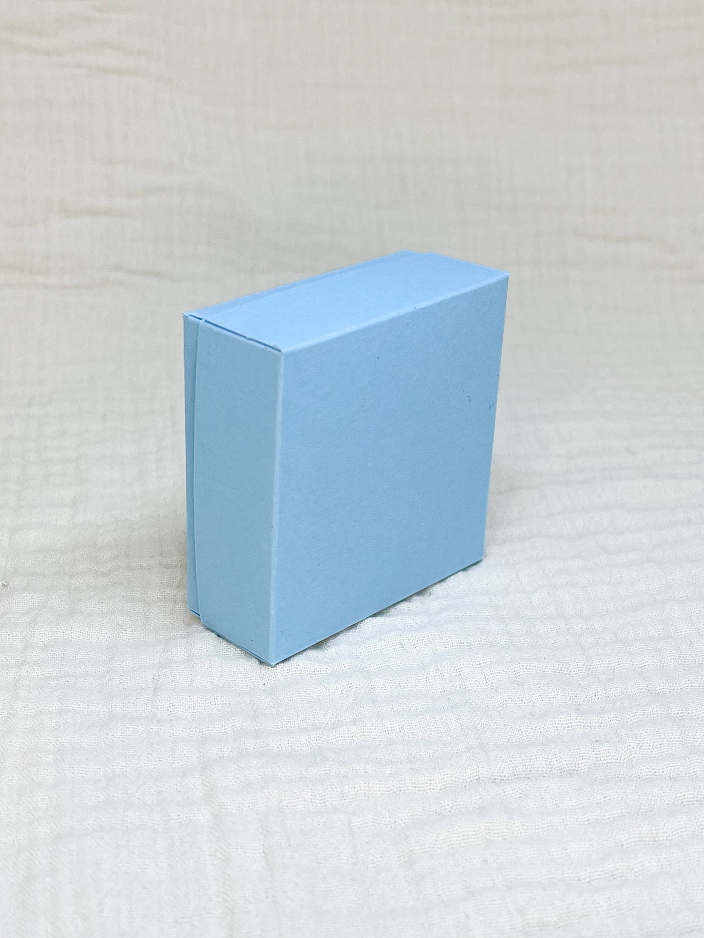 Dekseldoosje in hemelsblauw voor doopsuiker - Atelier D