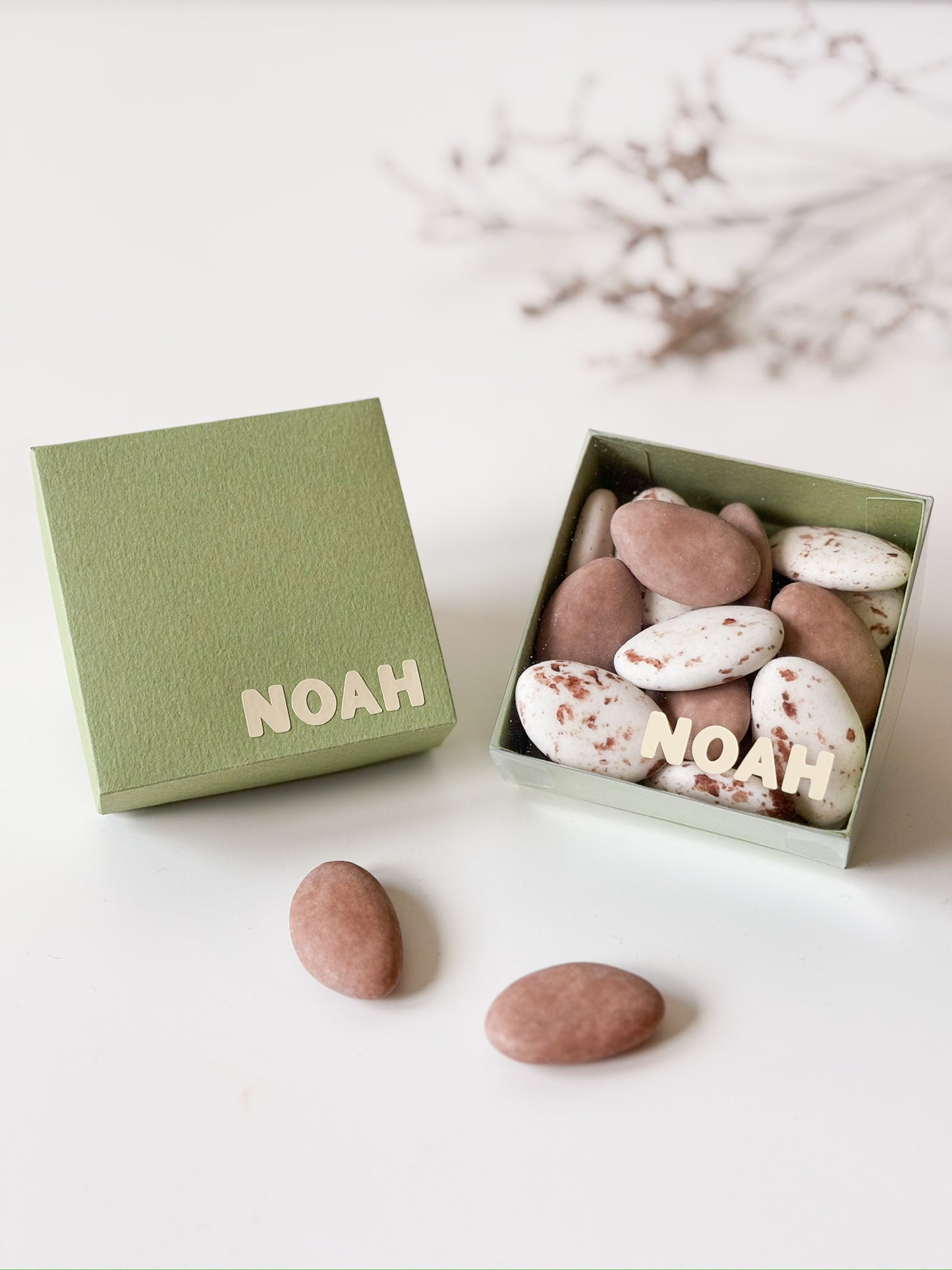 Dekseldoosje in pistache voor doopsuiker - Atelier D