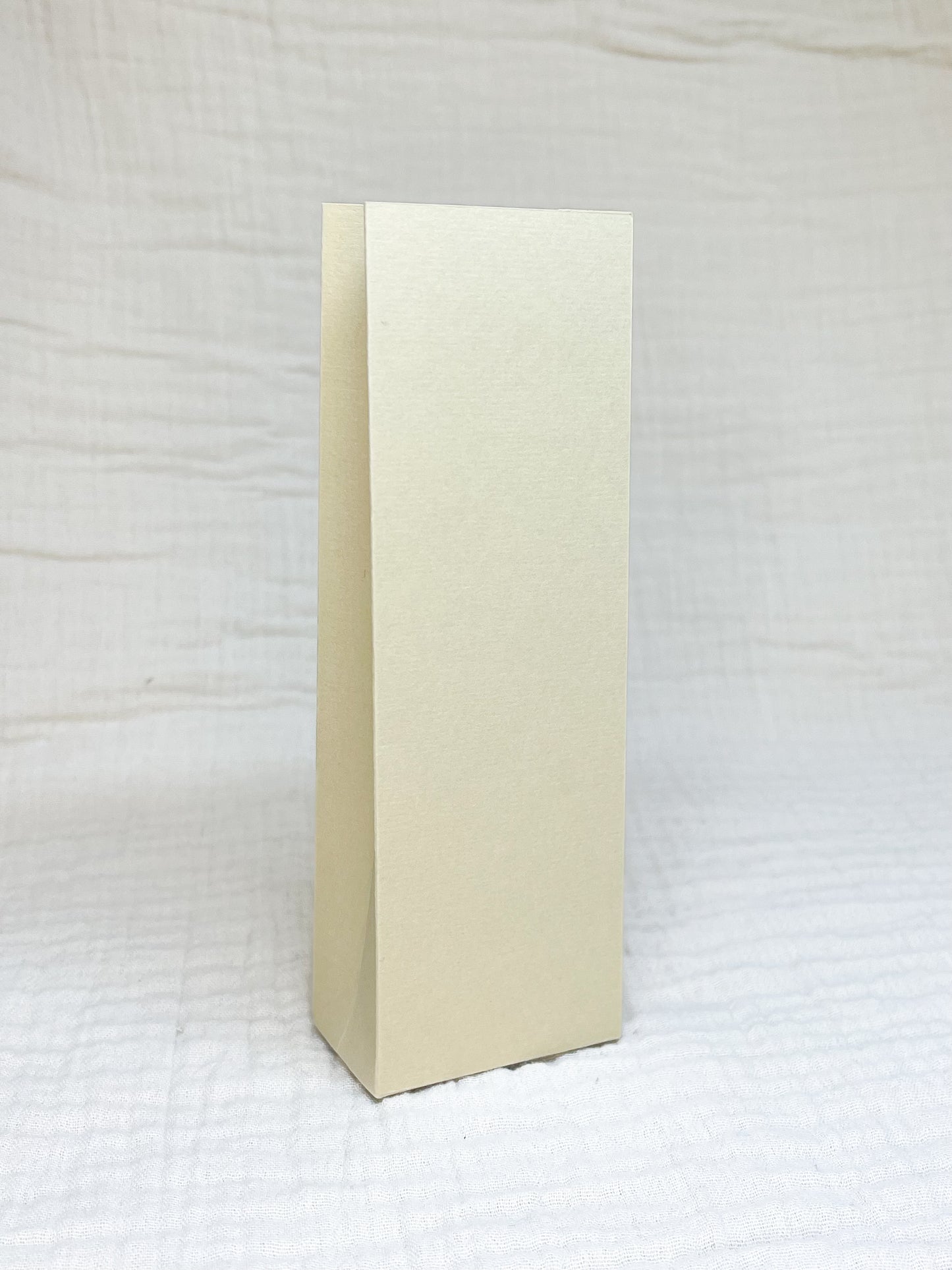 Hoog doosje in zand voor doopsuiker - Atelier D