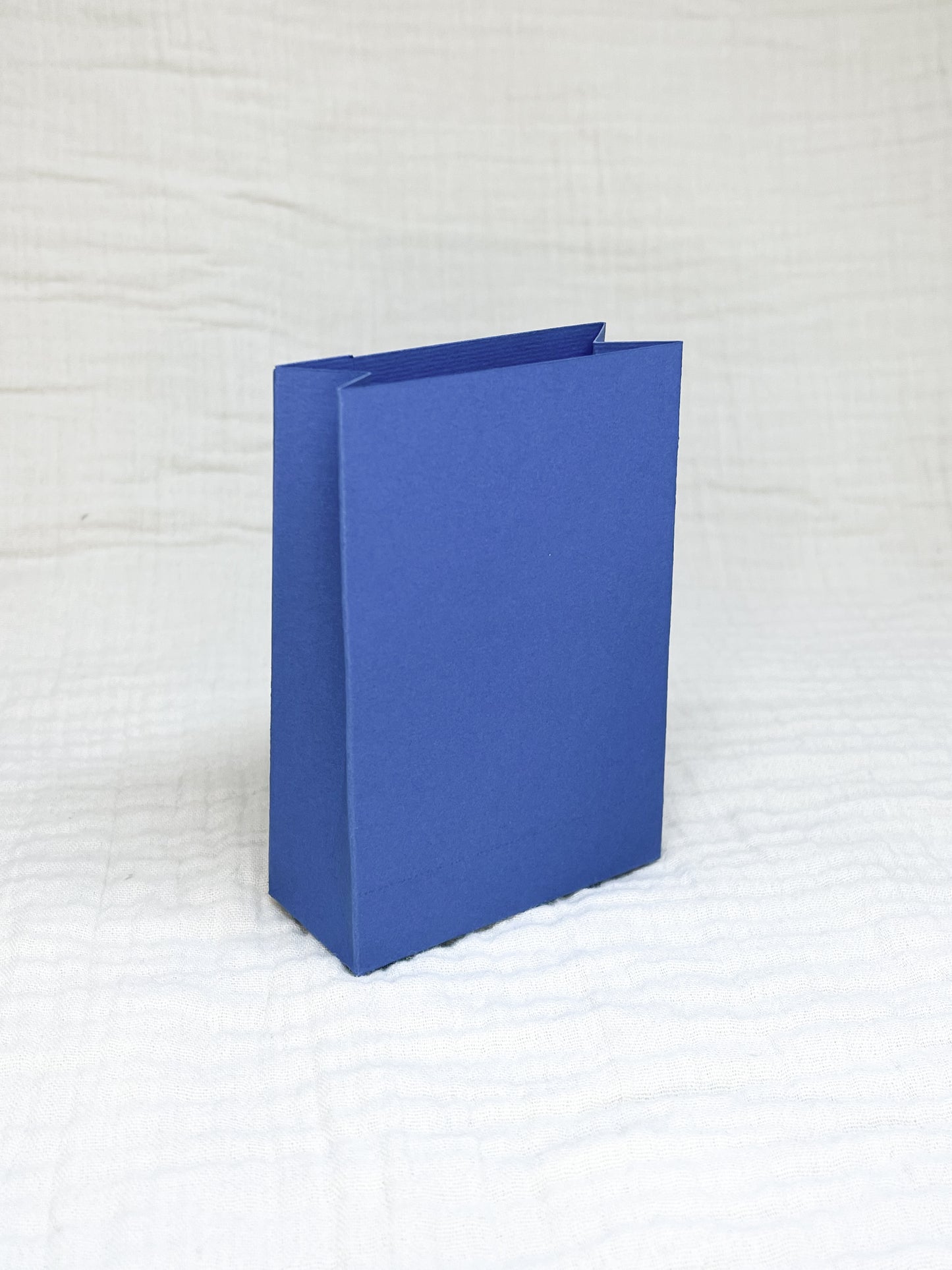 Laag doosje in blauw voor doopsuiker - Atelier D