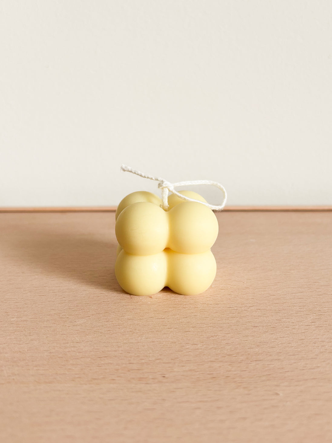 Kaars bolletjes - Geel