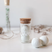 Bruisballetjes voor in bad in kleur blauw met geur eucalyptus voor doopsuiker - Atelier D