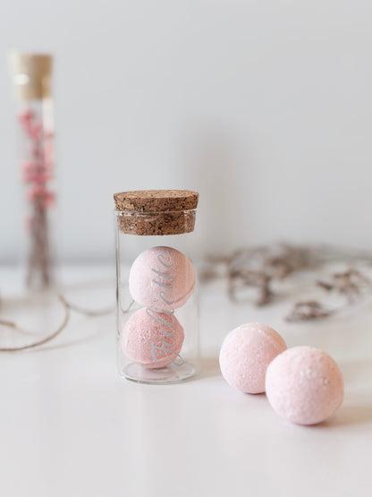 Bruisballetjes voor in bad in kleur roze met geur framboos voor doopsuiker - Atelier D