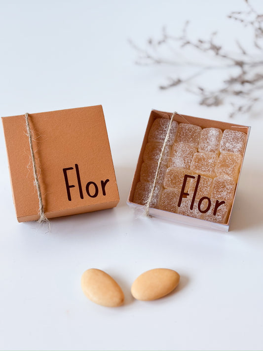 Dekseldoosje in geelbruin voor doopsuiker - Atelier D