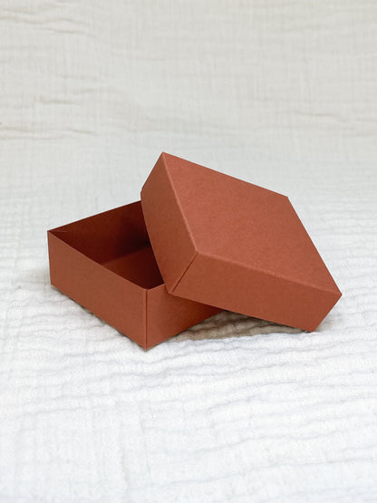 Dekseldoosje in roest voor doopsuiker open - Atelier D