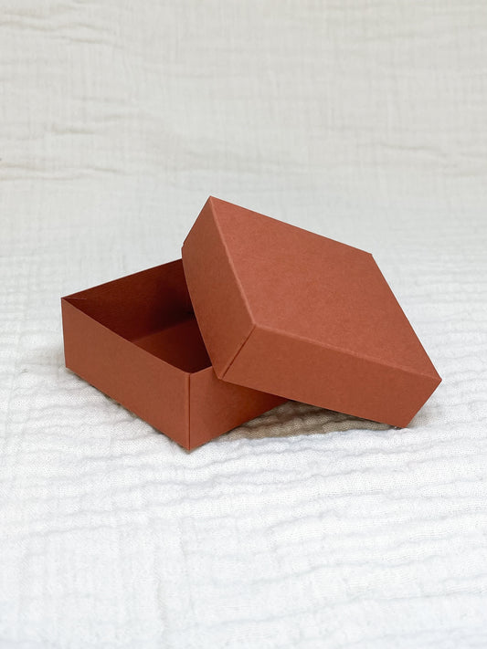 Dekseldoosje in roest voor doopsuiker open - Atelier D