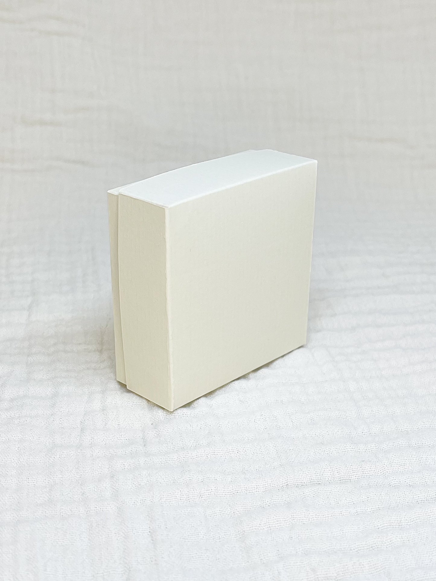 Dekseldoosje in vanille voor doopsuiker - Atelier D