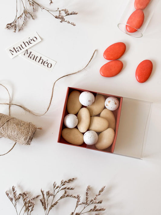 Flatlay van DIY materialen voor doopsuiker - Atelier D