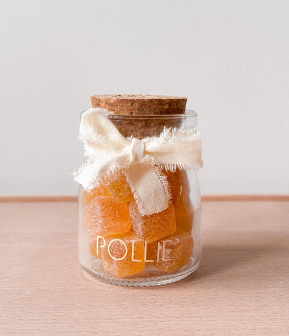 Honingpotje in glas met kurken dop voor doopsuiker - Atelier D