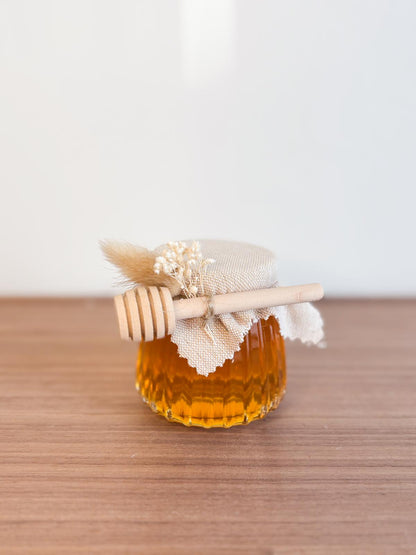 Honingpotje in glas met streepjes voor doopsuiker - Atelier D