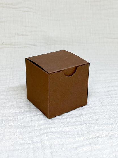 Kubusdoosje in bruin voor doopsuiker - Atelier D
