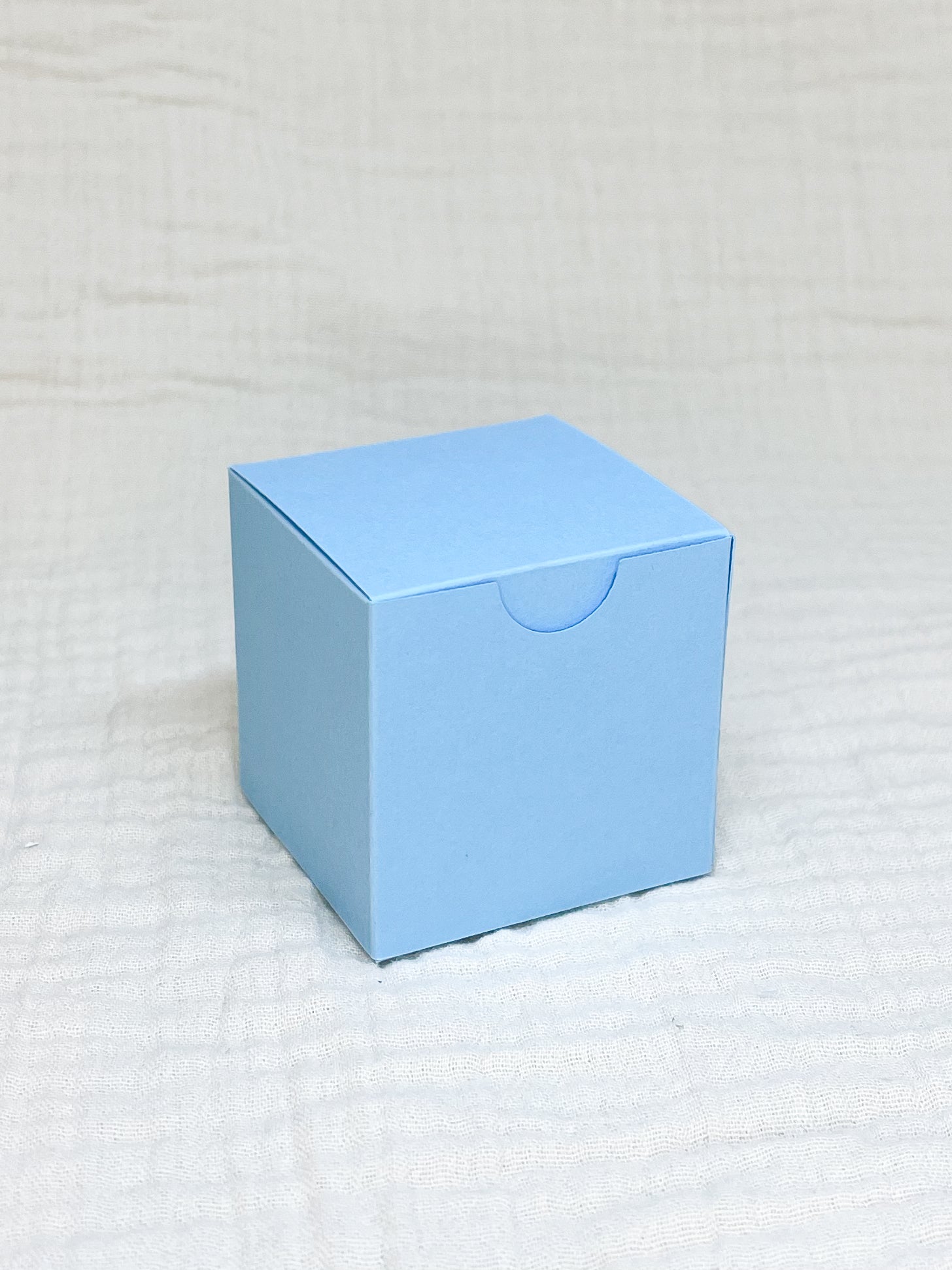 Kubusdoosje in hemelsblauw voor doopsuiker - Atelier D