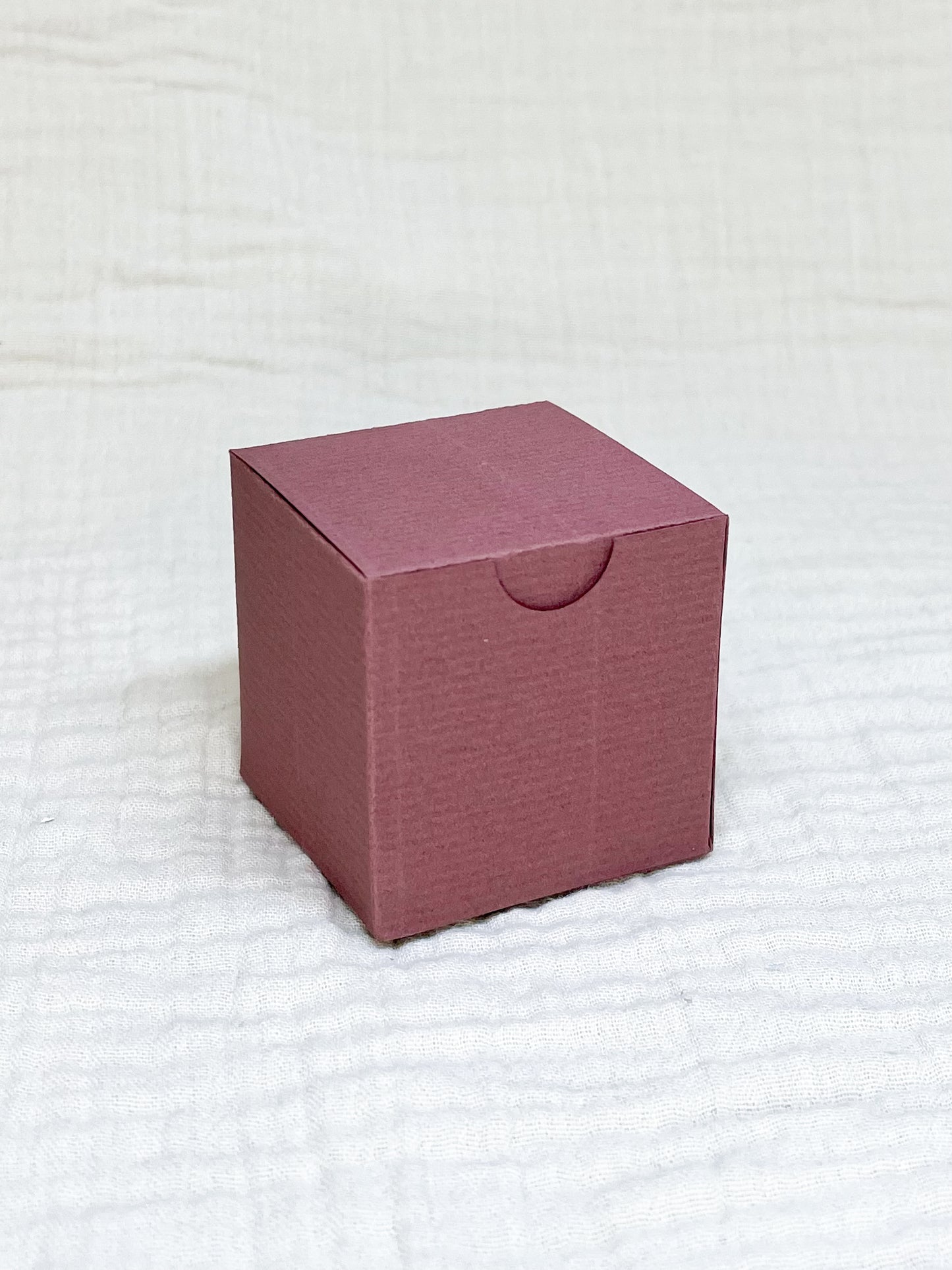 Kubusdoosje in kastanje voor doopsuiker - Atelier D