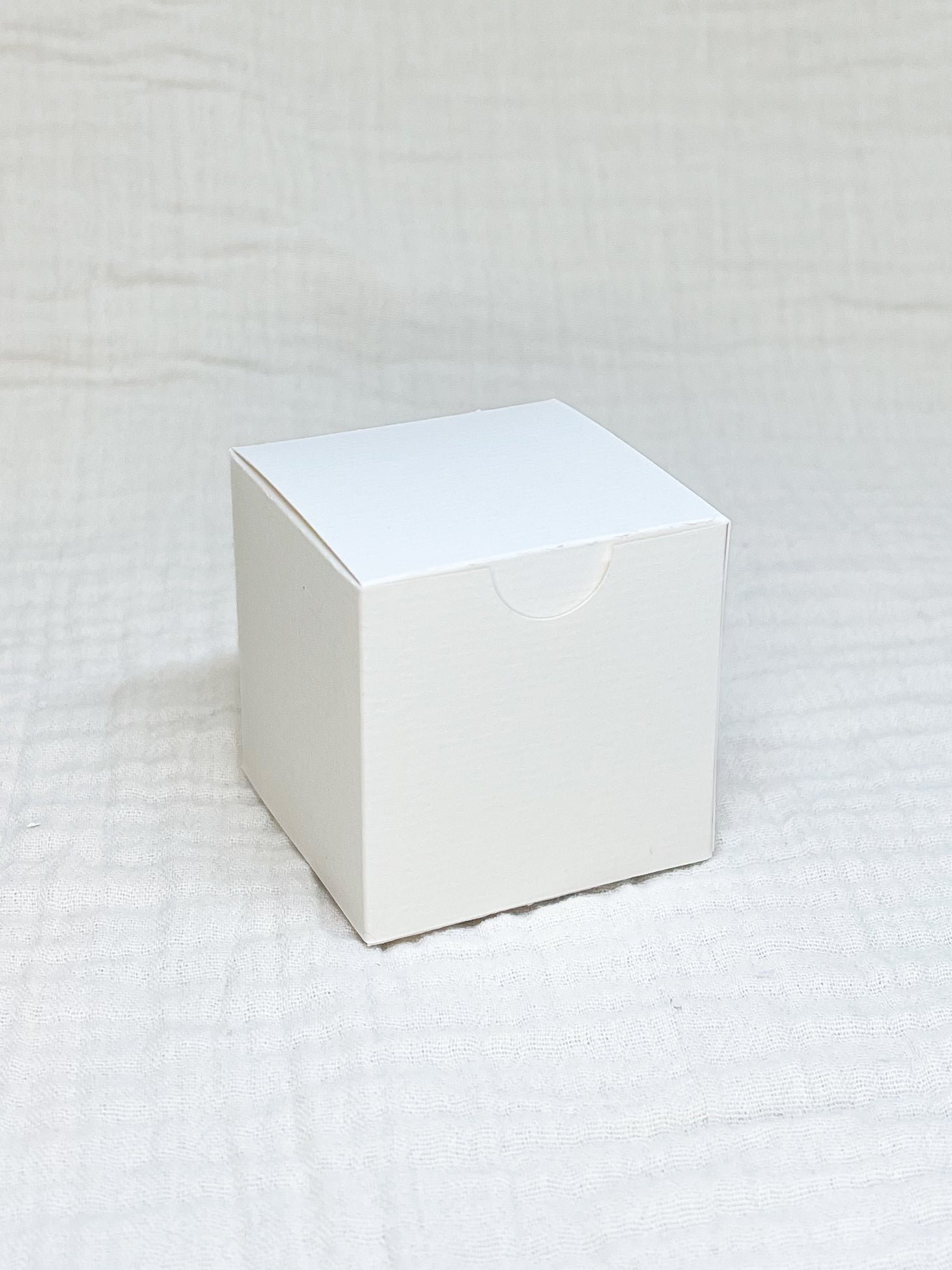 Kubusdoosje in linnen voor doopsuiker - Atelier D