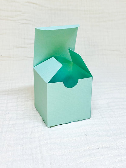 Kubusdoosje in munt voor doopsuiker open - Atelier D