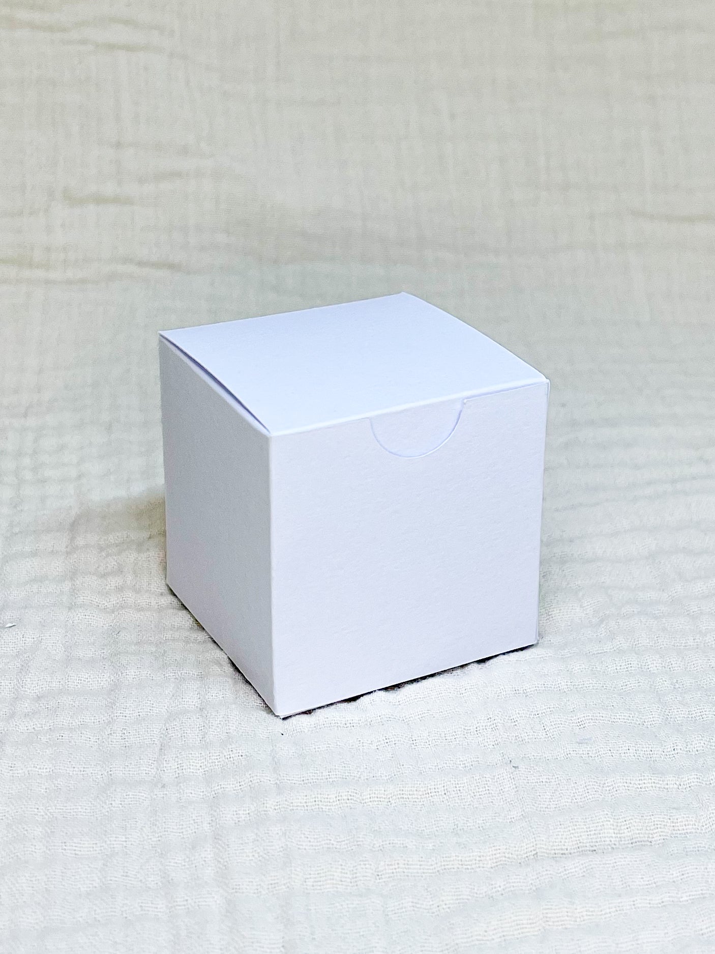 Kubusdoosje in wit voor doopsuiker - Atelier D