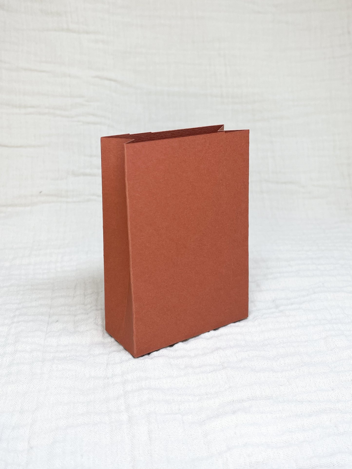 Laag doosje in roest voor doopsuiker - Atelier D