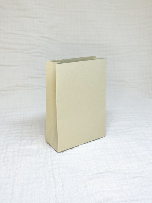 Laag doosje in zand voor doopsuiker - Atelier D