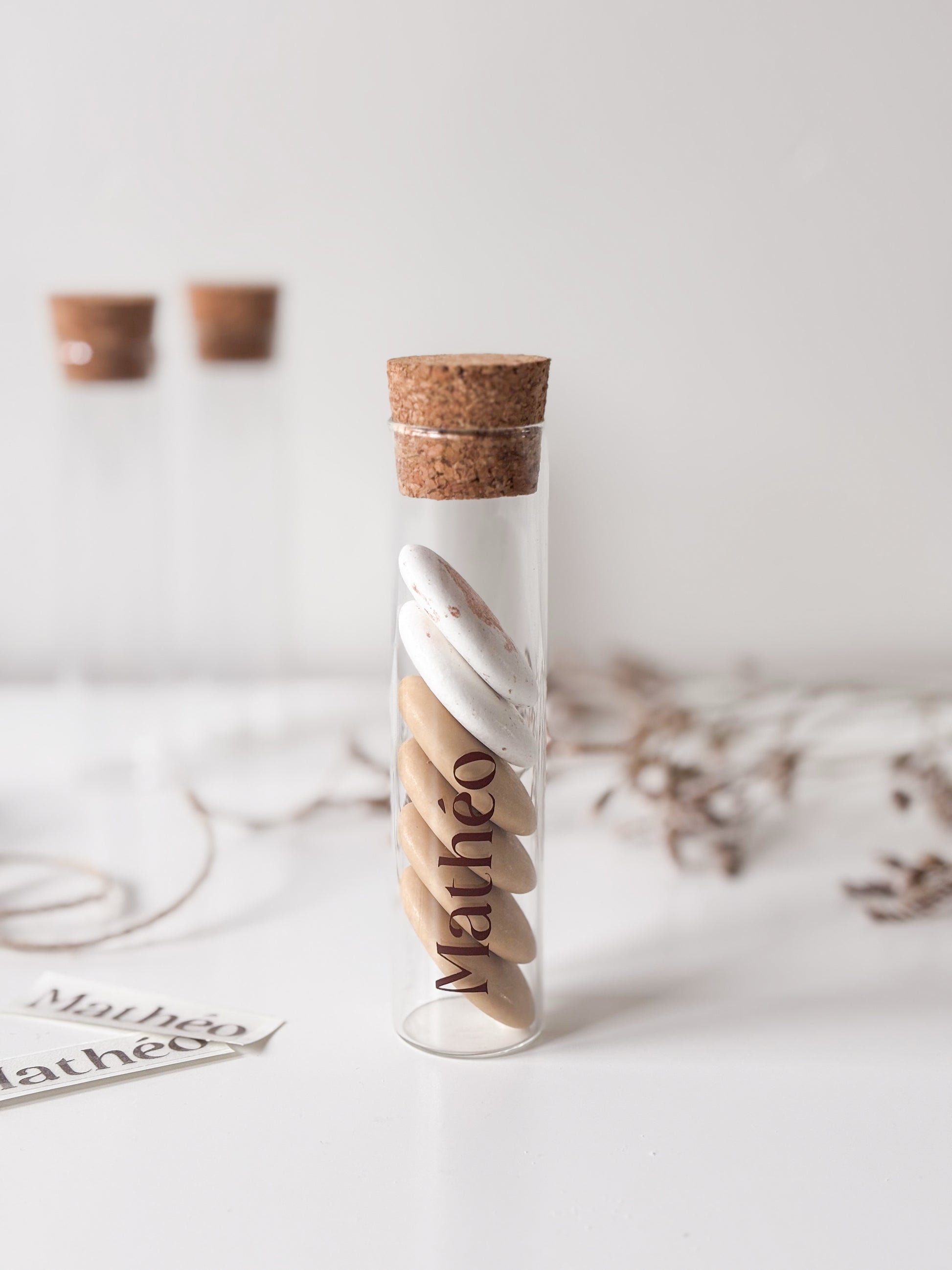 Proefbuisje in glas met kurken dop voor doopsuiker - Atelier D