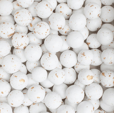 Foto van Sugar Choops, chocolade bolletjes die je kan gebruiken om je doopsuiker mee te vullen. doopsuiker zelf maken