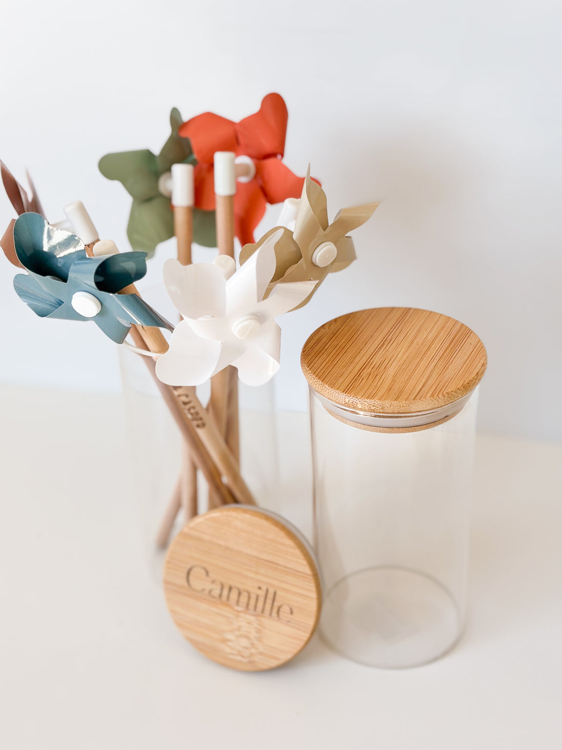 Uitdeelpot in glas met bamboe deksel voor doopsuiker. doopsuiker zelf maken.